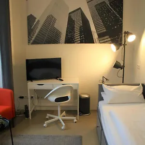 2 / Ein - Zweipersonen Apartment City Airport Mannheim